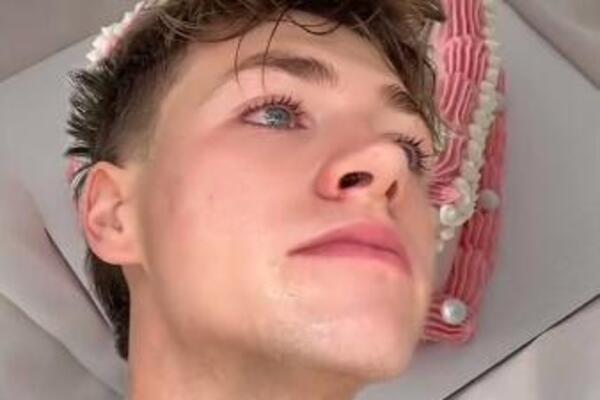 HTEO DA IZNENADI ŽENU ZA ROĐENDAN, A ONDA JE STIGLO OVO I SVE JE UPROPASTIO: Muškarac PLAKAO na SAV GLAS, neverica