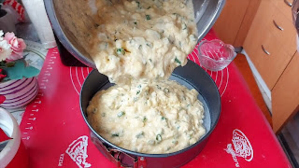 Pomešana smesa spremna za pečenje