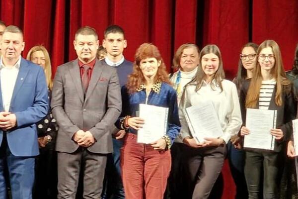 MARKO IZ ZRENJANINA JE UČENIK ZA PRIMER: Našao se među najboljim đacima u CELOJ SRBIJI!