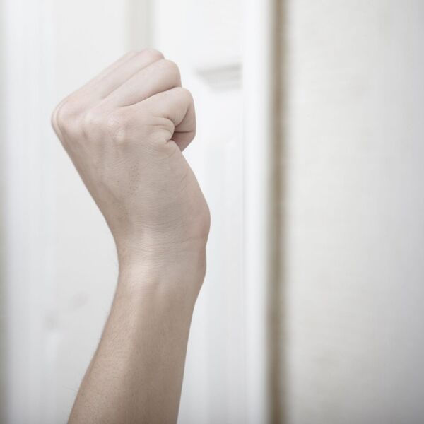 Crnogorac jednom rečenicom nasmejao čitav region: Pazite samo šta ga je dočekalo na vratima, neverica (FOTO)