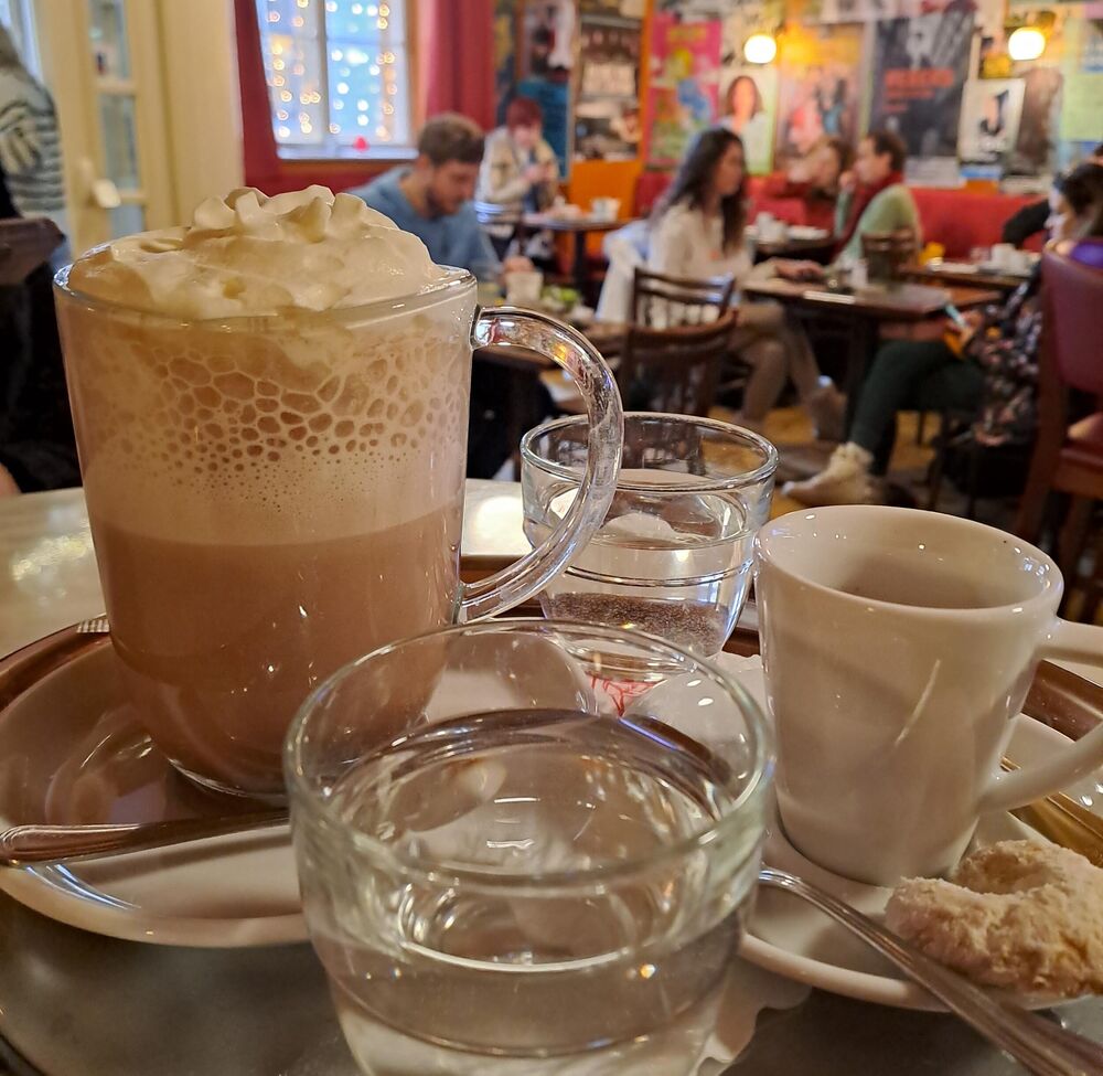 Kafa sa mlekom za toplu dušu