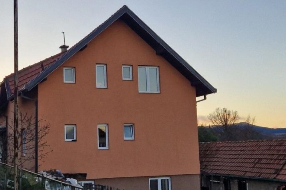 OVO JE KUĆA U KOJOJ JE ŽENA UBILA MUŽA U SELU KOD UŽICA: Meštani van sebe, PETORO DECE OSTALO BEZ OCA (FOTO)