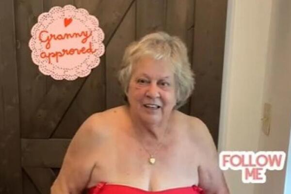 BAKA SA 80 GODINA NOSI BIKINI I SNIMA SE: Ne libi se ničega, kad se SKINE svi joj ZAVIDE (VIDEO)