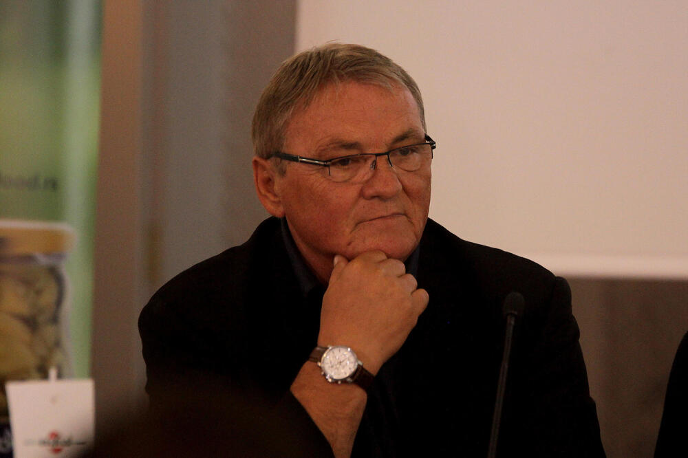 GODINU DANA OD SMRTI VELIKOG PEVAČA I ČOVEKA: Ovako je LEGENDARNI MUZIČAR govorio pred KRAJ ŽIVOTA