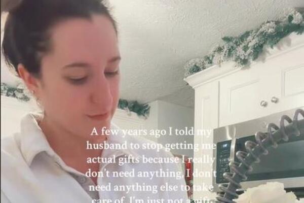 TRAŽILA OD SVOG MUŽA OVO ZA POKLON, PA IZAZVALA HAOS NA MREŽAMA: Žene je URNIŠU u komentarima - salva UŽASA (VIDEO)