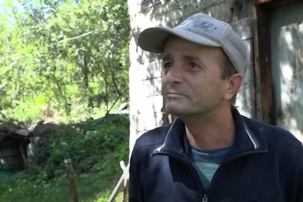 LJUBIŠA ŽIVI POTPUNO SAM U OVOM SRPSKOM SELU! Prva prodavnica mu na 18km, društvo su mu SAMO MAČKE