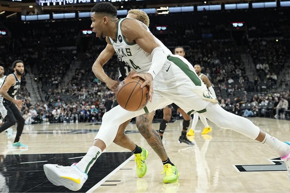 ANTETOKUMPO POKVARIO ROĐENDAN VEMBANJAMI: Janis sa 44 poena slomio uporne Spurse! (VIDEO)