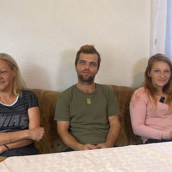 Bosanac živi sa dve žene, OVO IM JE RASPORED U KREVETU: Ceo Balkan je u šoku zbog ove čudnovate trojke