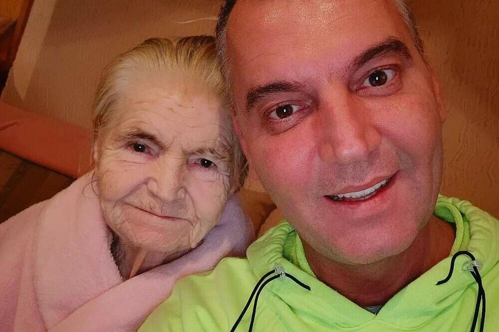 MAJKA MILANA MILOŠEVIĆA PROGOVORILA ZA JAVNOST! IMALI SU BAŠ TEŽAK ŽIVOT: Voditelj se stalno MASKIRAO u pevačice