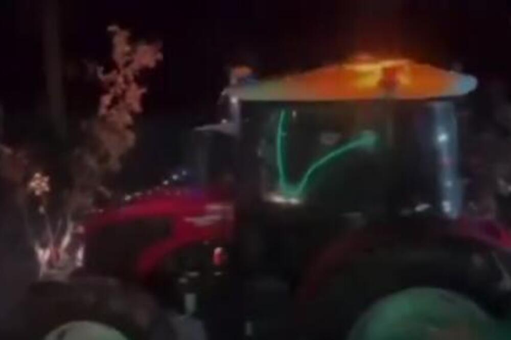 GORE BAKLJE, ZAVIORILE SE TROBOJKE, A UKRAŠEN I TRAKTOR! Srbi pokazali kako se IDE PO BADNJAK - do sada nije VIĐENO