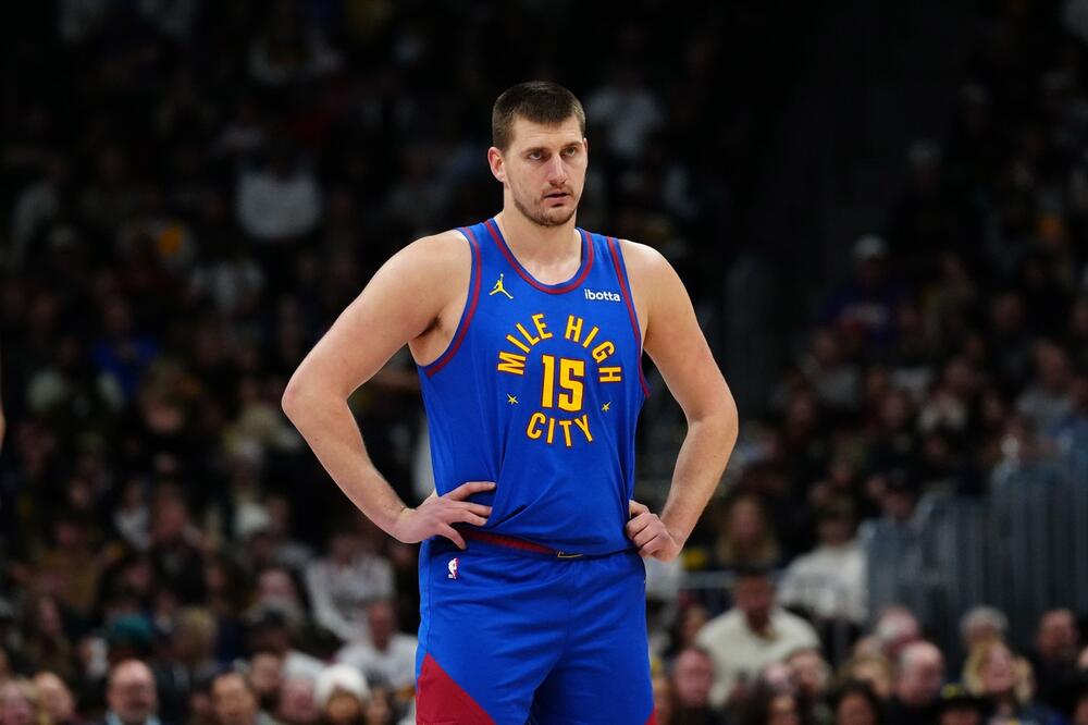 KAO DA JE BIO U RATU: Jokić ponovo dobio velike "batine" od rivala! (VIDEO)