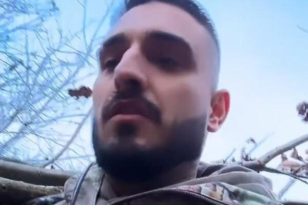 DARKO LAZIĆ PORANIO DA DONESE BADNJAK U KUĆU: Pevač PUCA od porodičnih vrednosti, REŠIO DA SE SMIRI?