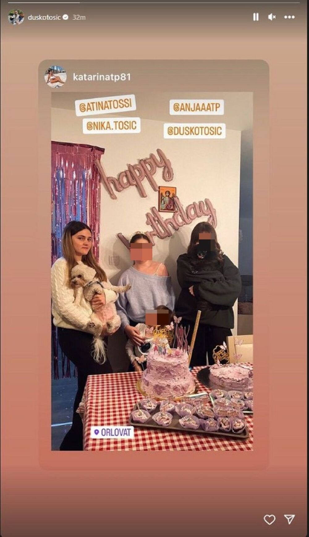 Atina i Nika uživaju u tatinom rodnom mestu, a evo ko im pravi društvo 