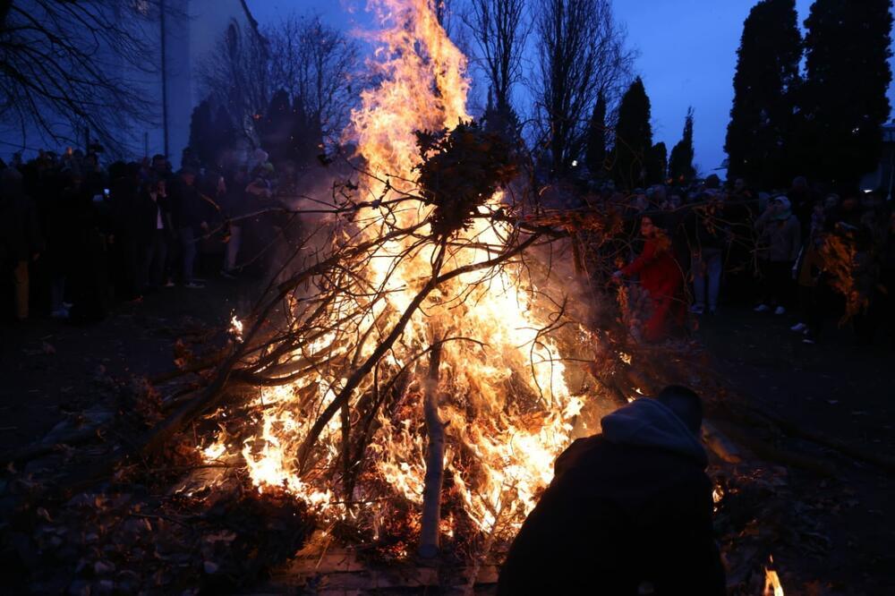 AKO OVO URADITE NA BADNJE VEČE, IMAĆETE PARA TOKOM CELE GODINE: Obavezno to ispoštujte da se ne bi posle KAJALI