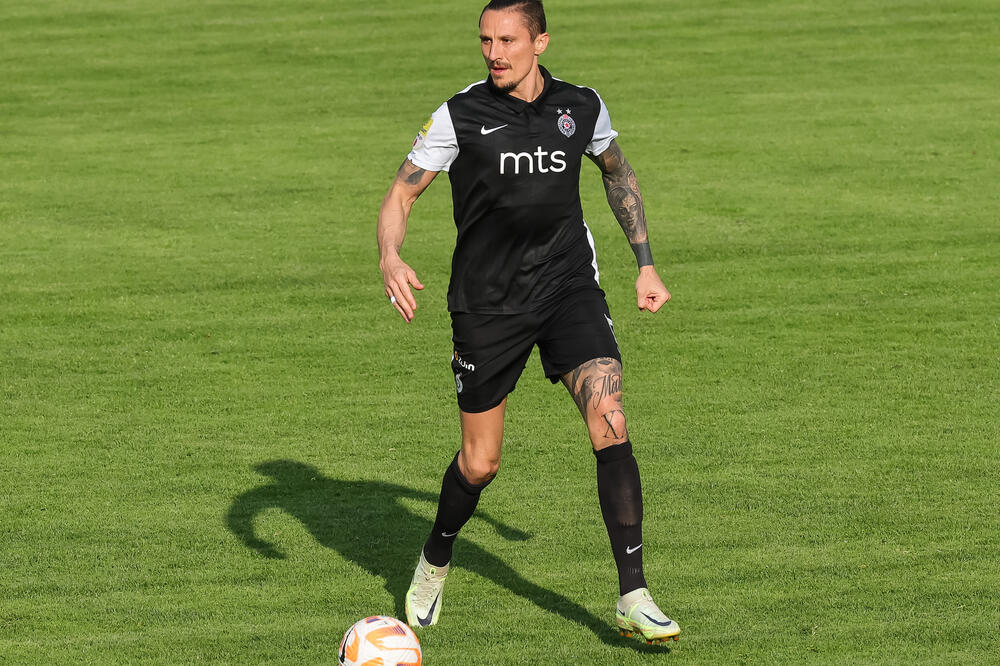 VELIKI POVRATAK LJUBOMIRA FEJSE!? Trofejni vezista nije još potpisao, nezadovoljan ponuđenom platom (FOTO)