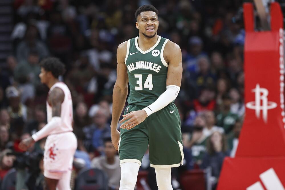 DŽABA MU 48 POENA: Janis dominirao, Milvoki izgubio!