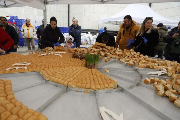 SUTRA SLAVIMO DRUGI DAN BOŽIĆA: Ove običaje morate ISPOŠTOVATI, postoji bitna razlika u odnosu na DANAŠNJI dan