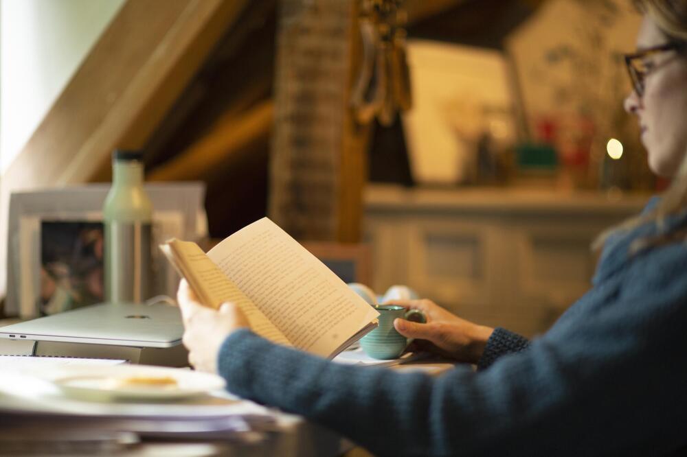 OTKRIJTE ČAROLIJU KNJIGA: Uplovite u novi svet i uživajte unutar korice omiljenog naslova!