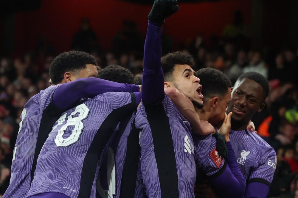 LIVERPUL UTIŠAO EMIREJTES! Arsenal pogodio prečku, "redsi" takođe, a onda srušili "tobdžije" (FOTO)