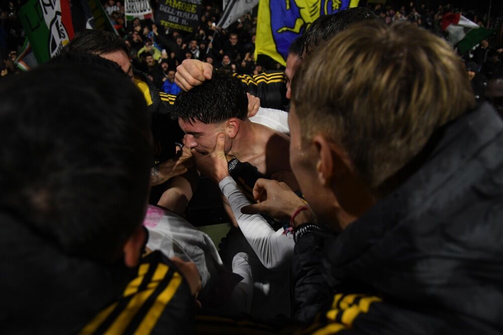 Slavlje Dušana Vlahovića sa saigračima