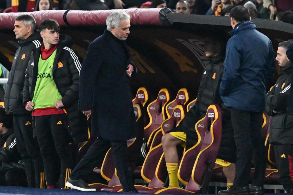 MURINJO DOBIO CRVENI KARTON! Remi Rome i Atalante (FOTO)