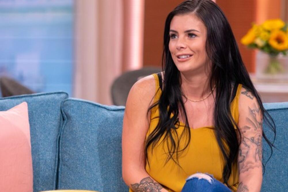 OVAKO DANAS IZGLEDA DEVOJKA KOJA JE SA 16 OSVOJILA LOTO I DVA MILIONA: Odmah je UVEĆALA ovu STVAR promena DRASTIČNA