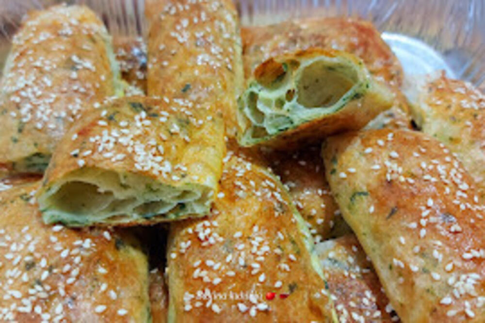 OVA PITA SE SAMA PRAVI, A MOŽE DA NAHRANI I ČETVOROČLANU PORODICU: Caka je u SASTOJKU koju ima svaka SRPSKA KUĆA