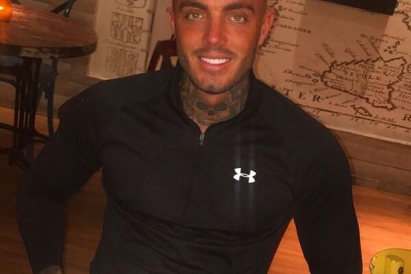 OVAJ DEČKO SAD UMIRE OD RAKA JER JE IGNORISAO VAŽAN SIMPTOM: Mučio ga problem koji ima POLA SRBA pa usledio HOROR