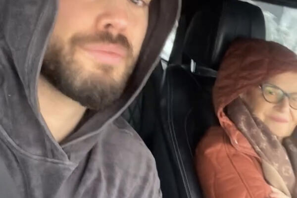 NAJPOZNATIJA BAKA U SRBIJI KRENULA U TERETANU: Spakovala PATIKE i KAŠIKU, a onda ju je dočekao TRENER, URNEBESNO