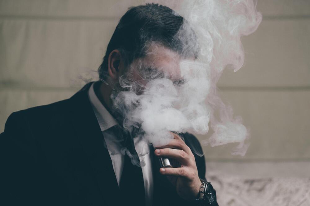 OTARASITE SE RUŽNE NAVIKE: Bacite cigarete i brinite o svom zdravlju!