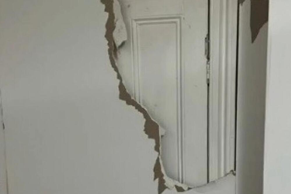 USELILI SU SE U NOVU KUĆU I OTKRILI DA POSTOJE MISTERIOZNA VRATA: Kad su ih otvorili IMALI SU ŠTA I DA VIDE (VIDEO)