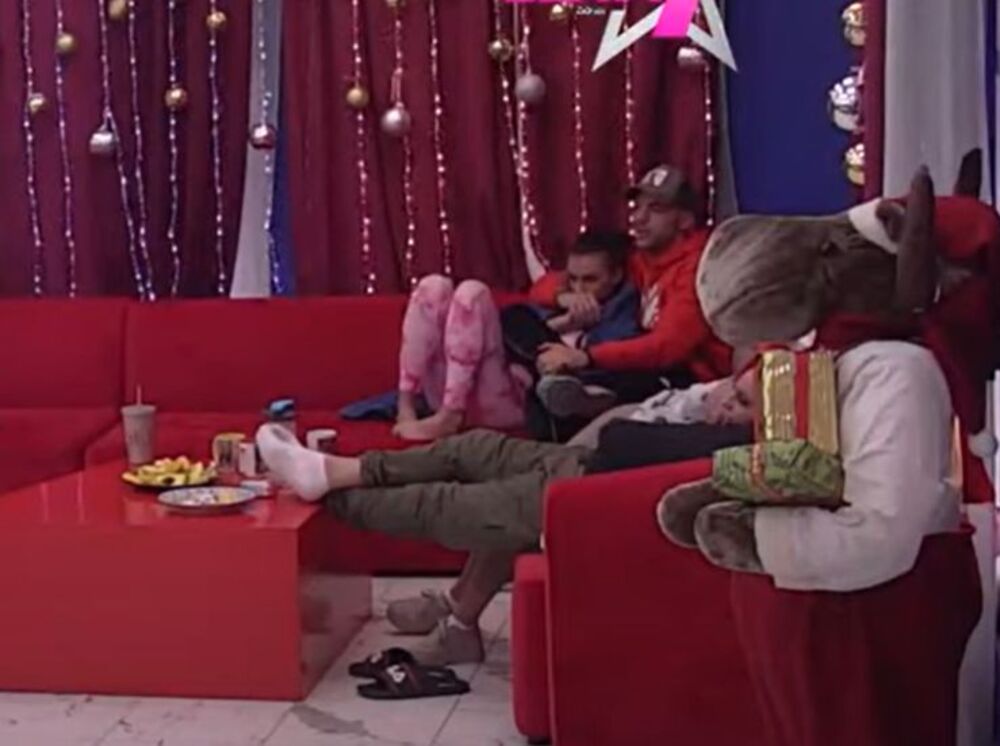 Anita i Anđelo razgovoraju o Matoroj