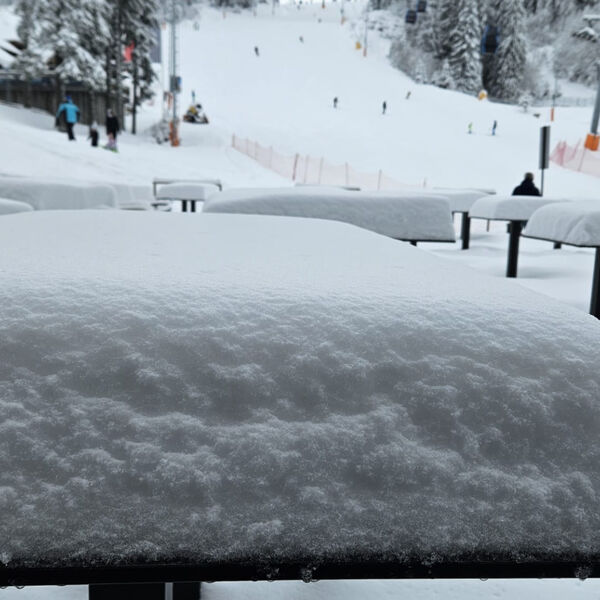 Zabeleo se komšiluk! Ove zemlje u regionu su već pod snegom - vejalo satima, temperatura otišla ispod 0! (FOTO)