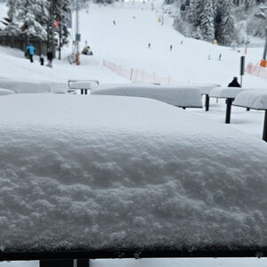 Zabeleo se komšiluk! Ove zemlje u regionu su već pod snegom - vejalo satima, temperatura otišla ispod 0! (FOTO)