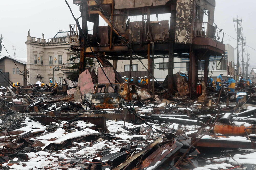 KATASTROFA U JAPANU: Tri osobe izgubile život u nevremenu i poplavama (FOTO)