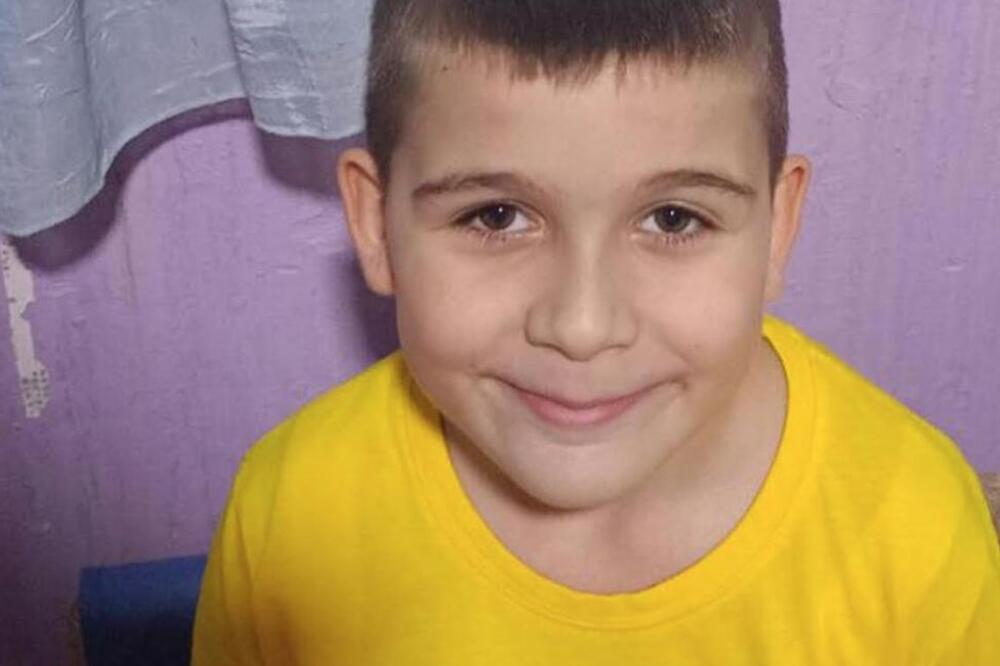PETAR (8) BOLUJE OD CEREBRALNE PARALIZE I IMA SMETNJE U RAZVOJU: Rehabilitacija je NEOPHODNA, ali skupa, POMOZIMO!
