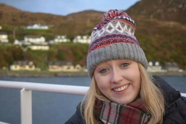 STUDENTKINJA ZAVRŠILA U ZATVORU, PA SEBI ODUZELA ŽIVOT: Čuvari i drugi zatvorenici je terali da radi GNUSNE STVARI