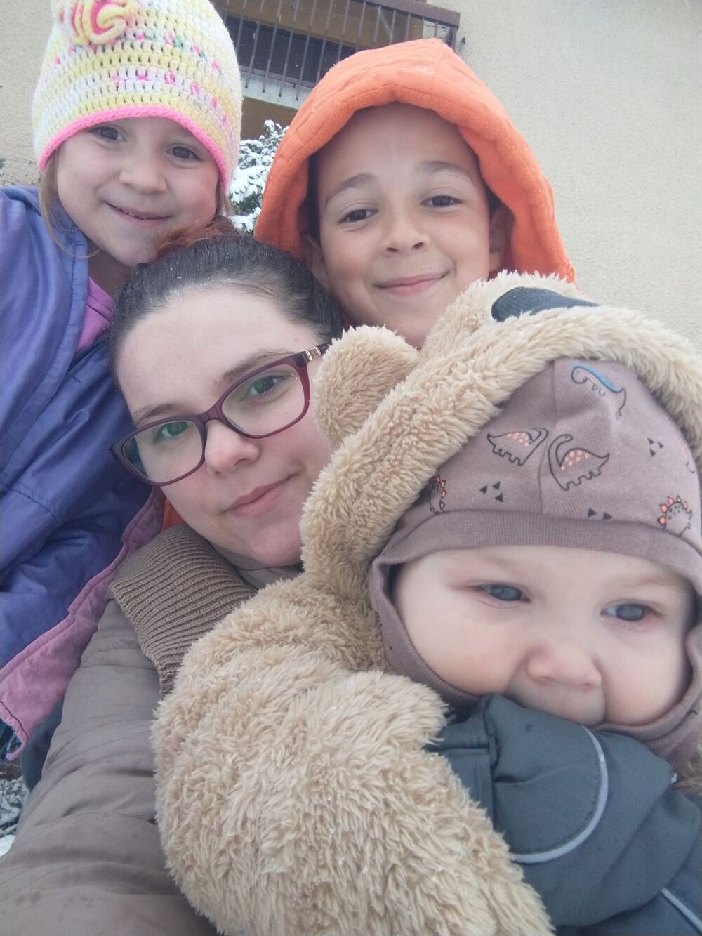 Snežana sa decom