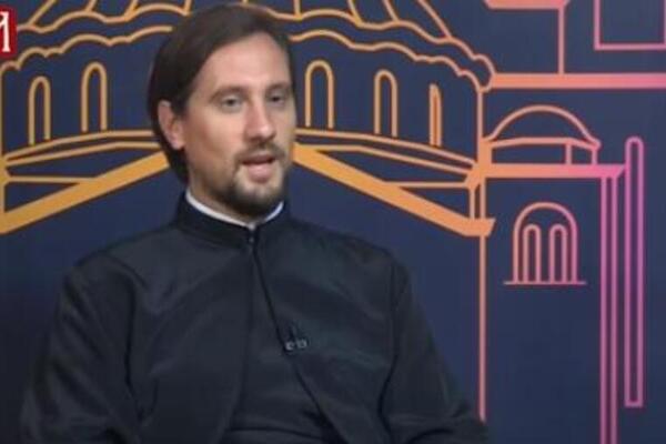 PROFESOR BOGOSLOVIJE OTKRIO ŠTA ZAPRAVO ZNAČI KADA SE NAĐE NOVČIĆ U ČESNICI: Niko neće VEROVATI da je u pitanju...