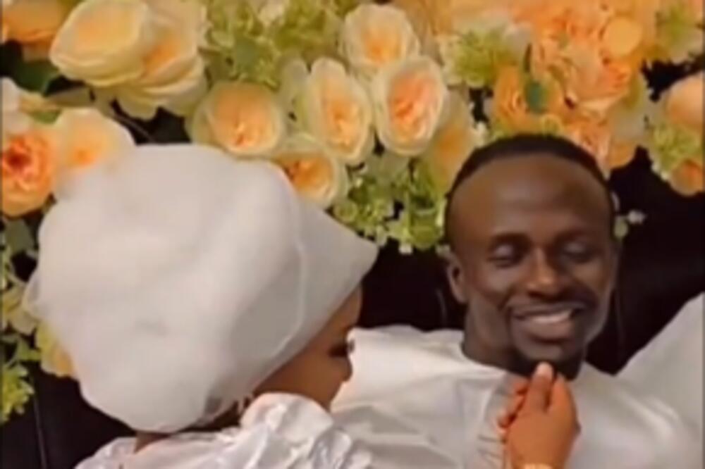 TAJNO VENČANJE SADIJA MANEA: Oženio tek punoletnu devojku! (VIDEO)