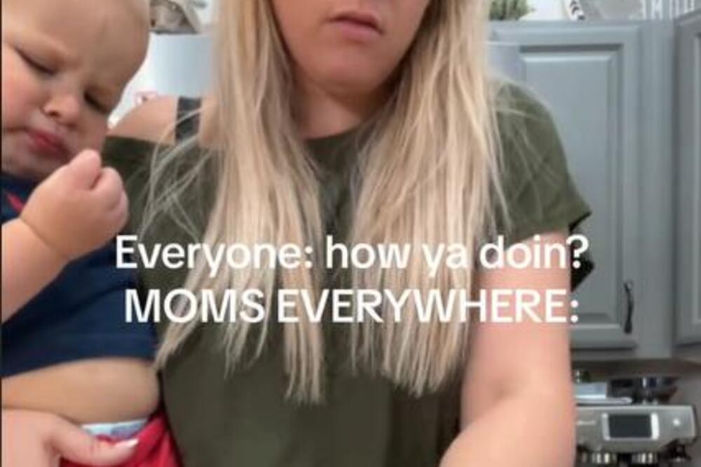 DEVOJKA NIJE ISPUŠTALA DETE IZ RUKU DOK JE JECALO OD PLAKANJA: Sve žene se složile da treba da mu uradi OVO (VIDEO)