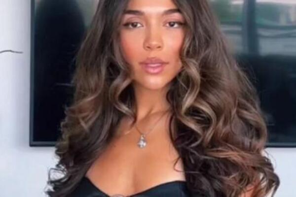 VATRENA BRINETA OBARA MUŠKARCE S NOGU, ALI KAD ČUJU KOLIKO IMA GODINA, NE BUDE IM DOBRO: Svi misle da LAŽE, ali...