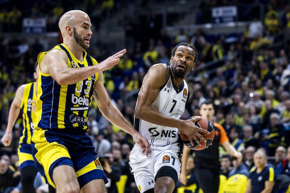 NEVEROVATAN MEČ U ISTANBULU: Partizan vodio +17, pa doživeo DEBAKL od Fenerbahčea!