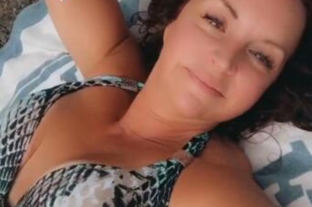 VRELA MAMA POMUTILA PAMET MUŠKARCIMA: Pohvalila se svojim OBLINAMA, ZADNJICOM poziva na GREH (VIDEO)