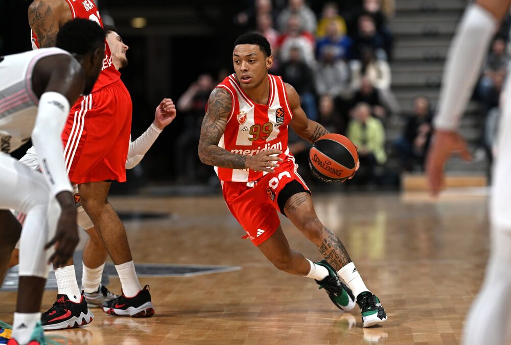 Jago Dos Santos na meču protiv Asvela u Vilerbanu