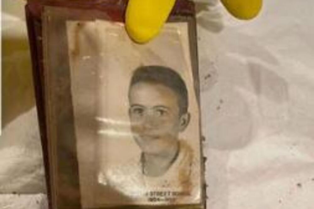 PRONAŠLI SU NOVČANIK STAR 65 GODINA, PA ONDA I ČITULJU: Ono što je bilo u njemu, OKRENULO IM JE ŽIVOT NAGLAVAČKE