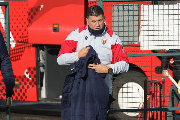 PRAVO U METU! Milojević otkrio na čemu fudbaleri Zvezde moraju najviše da rade!