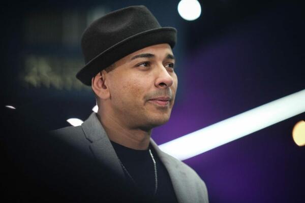 HUSA SA KNEDLOM U GRLU O SMRTI MAJKE Dotakao se i Džeja i nove porodice: "Molio sam boga da mi usliši molitve"