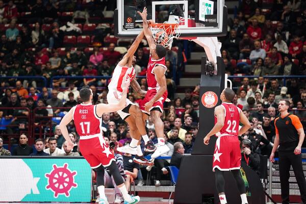 DŽOEL BOLOMBOJ SE PRETVARA U ZVER: Zakucavanje Zvezdinog centra "ZALEDILO" Milano! (VIDEO)