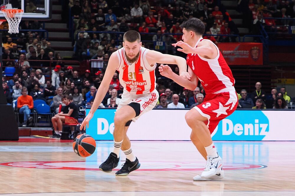 Rokas Gedraitis na utakmici Olimpije Milano i Crvene zvezde